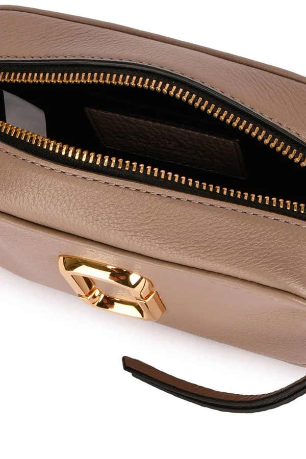 The Marc Jacobs The Softshot 17 Bag