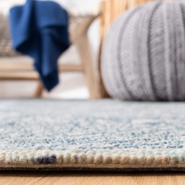 Safavieh Capri Rug Collection CPR207A - Ivory - Blue - 2&-3x22 x 9&