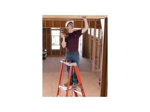 Louisville 8& Platform Step Ladder iA 300lbs Fiberglass Fxp1708