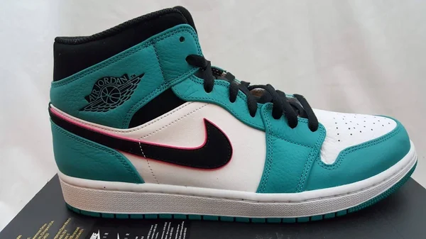 Air Jordan 1 Mid SE - 852542-306 - Size 11.5
