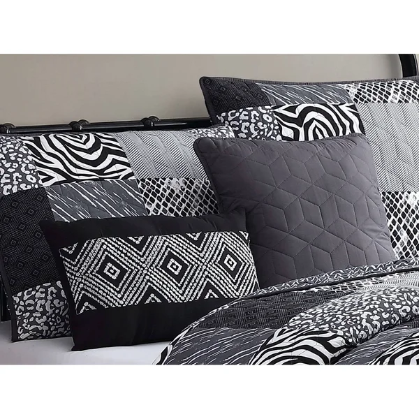 Lola Ziva Animal Printed Patchwork Quilt Set, Size: Twin, Black