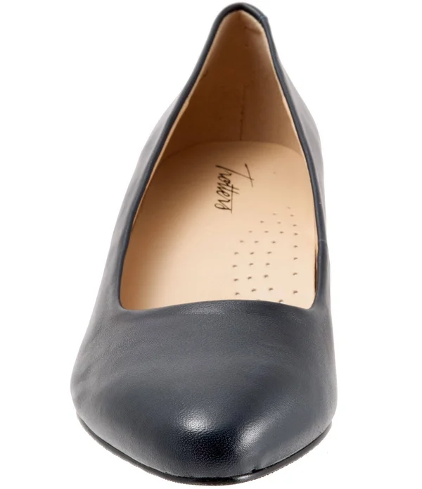 Trotters Kiera 6.5 Women's Black