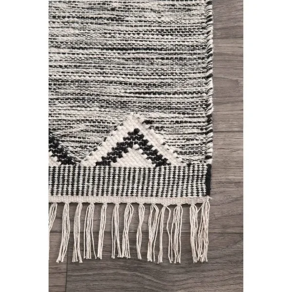nuLOOM Savannah Moroccan Fringe Light Gray 6 ft. x 9 ft. Area Rug