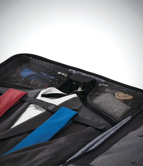 Samsonite Obsidian Black Silhouette 16 Duet Spinner Garment Bag, 22.25" x 22.5" x 11.75"