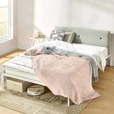 Maggie Tufted Platform Bed Mellow Size: Full, Color: Sky Gray