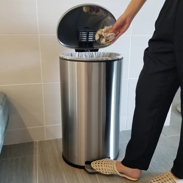 iTouchless SoftStep 8 Gallon Kitchen Step Trash Can with Odor Filter & Removable Inner Bucket - Stainless Steel, 30 LITER Sem