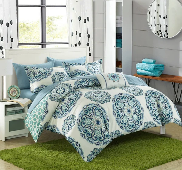 Chic Home Catalonia 8 Piece Reversible Bed in A Bag Comforter Set, Size: Full/Queen, Green