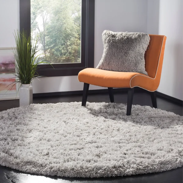 Safavieh Polar Shag Silver 4 ft. x 4 ft. Round Solid Area Rug