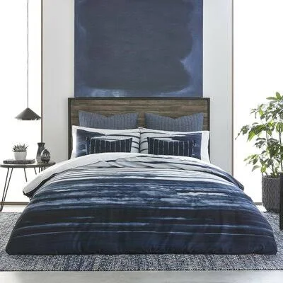 Lola Navy Reversible 3 Piece Comforter Set Mistana Color: Navy, Size: King Comforter + 2 Shams
