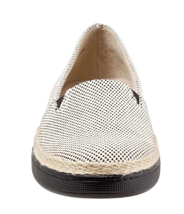 Women's Trotters Accent Flat, Size: 6.5, Black