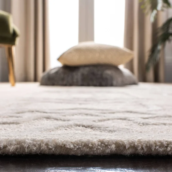 Safavieh Bella BEL138C Sand - Ivory Rug 4&x 6& Rectangle