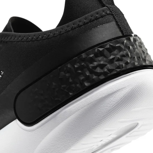 Nike Black/White Women's Amixa Sneakers