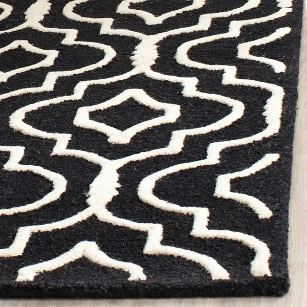Safavieh Cambridge Navy Blue & Ivory 6& x 6& Round Rug