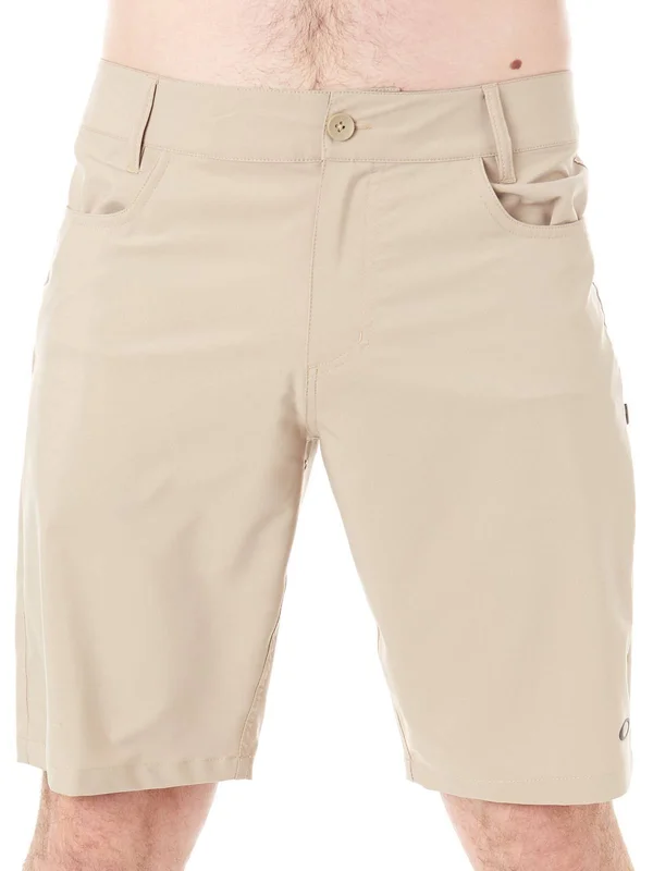 Oakley Men's Base Line Hybrid 21 Shorts - Khaki, 34/00