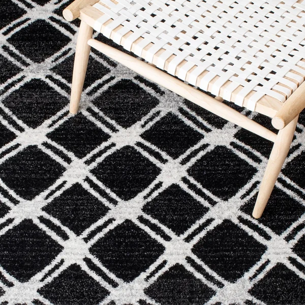 4& x 6& Rectangular Area Rug, Black, Safavieh