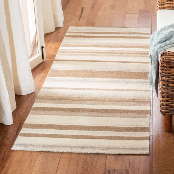Safavieh 6& x 9& Dhurries DHU631A Natural, Camel Rug