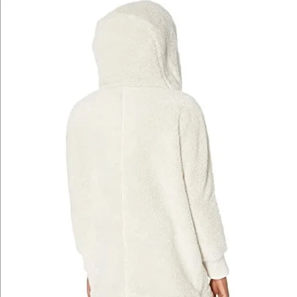 The North Face Women's Campshire Fleece Wrap: Vintage White