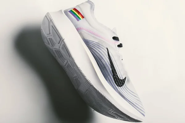 Nike Zoom Fly Betrue - Size 10.5