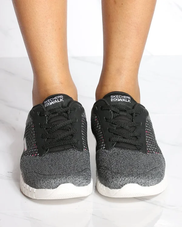 Skechers Women's GOwalk Smart - Influence Athletic Shoes Black 7.5