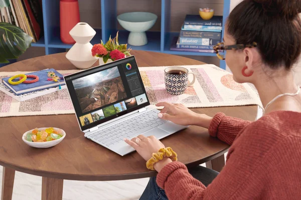HP 17-by3065st 17.3x22 Notebook, Intel i5, 8GB Memory, 128GB SSD + 1TB Hard Drive, Windows 10, Silver