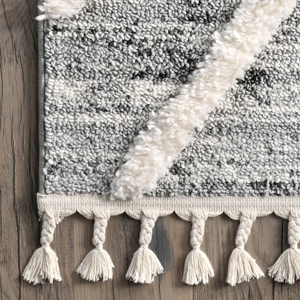 6&7x22x9& Rectangle Loomed Diamond Area Rug Gray - nuLOOM