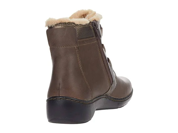 Clarks Cora Chai Women's Boots 9437404 - 10 EE - Extra Wide, Taupe