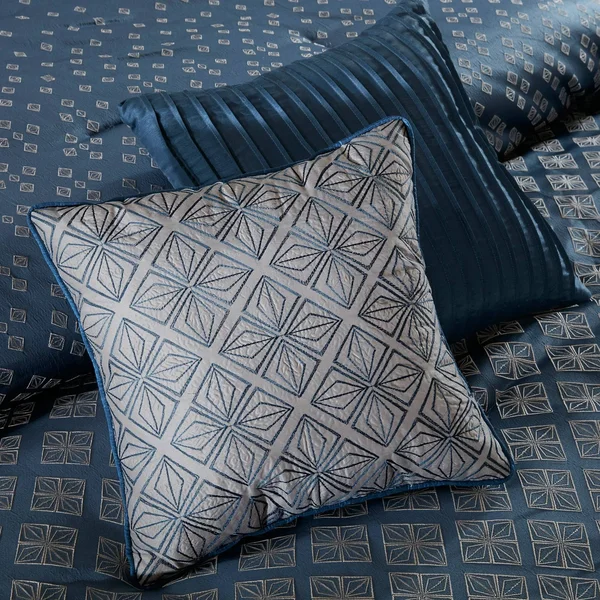 Madison Park - Biloxi 6 Piece Duvet Cover Set - Navy - Full/Queen