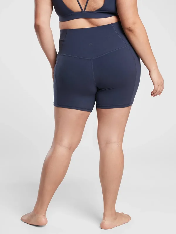 Athleta Women's Salutation Stash Pocket II 5x22 Short Navy Size XL