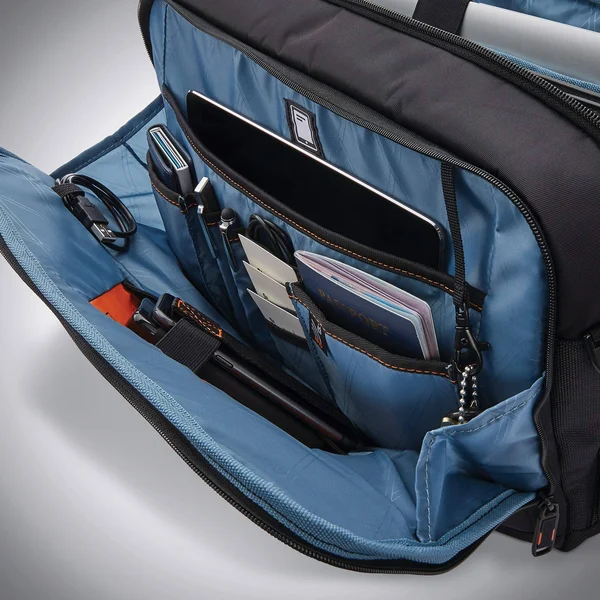 Samsonite Pro Slim Messenger Notebook carrying case