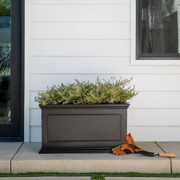 Veradek Brixton Long 33x22 Planter - Black