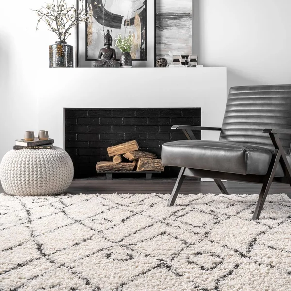 nuLOOM Nieves Moroccan Diamond Tassel Off-White 5 ft. x 8 ft. Oval Rug, Beige