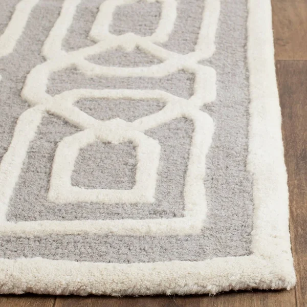 Safavieh Cambridge Gold & Ivory 3& x 5& Rug