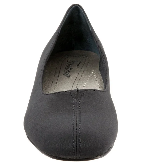 Trotters Doris Pumps, Women's, Black Micro, Size: 8