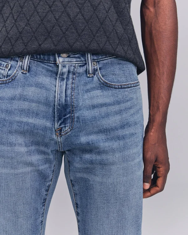 Men's Straight Jeans in Light Medium Wash, Size 32 x 34, Abercrombie & Fitch