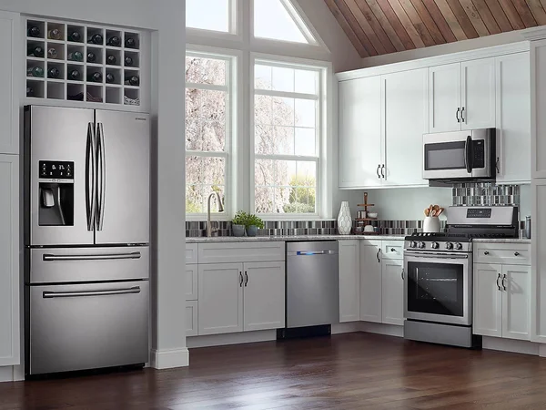 Samsung 1.6 cu. ft. Over The Range Microwave - Silver