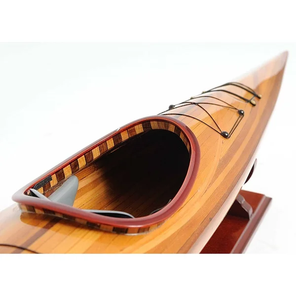 Rich Cedar Kayak Model Sculpture - LxWxH : 42x5.5x5x22 - Wooden - LxWxH : 42x5.5x5x22