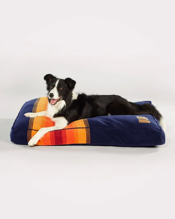 Pendleton Small Rocky Mountain Pet Bed