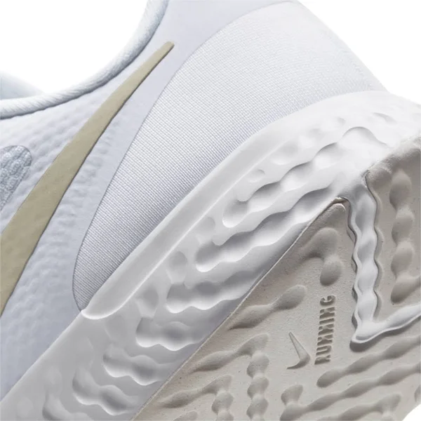 Nike Women's Revolution 5 Running Shoes, White