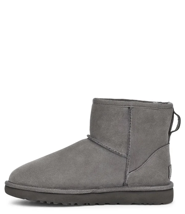 Ugg - Women's Classic Mini Rubber Logo Boots (Chestnut)