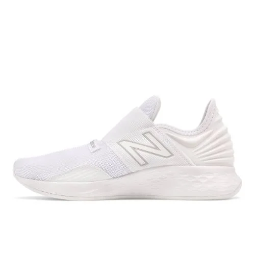 New Balance Kids& Fresh Foam Roav - White/Grey (Size 4)