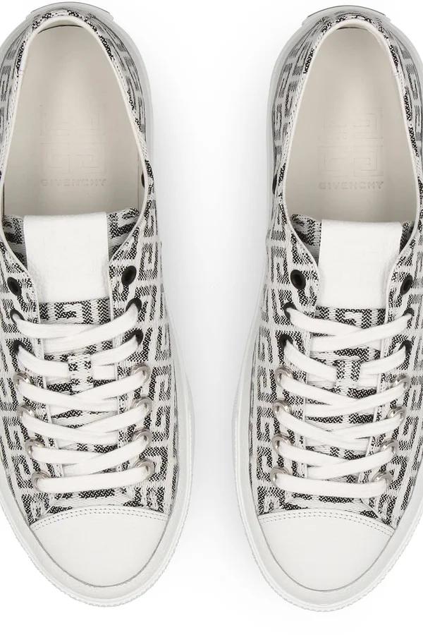 Givenchy City Low Sneakers in Black