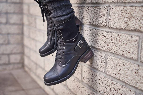 Taos Crave Black (Size: 40, Width: W)