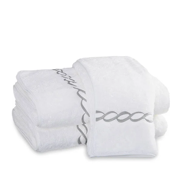 Matouk Classic Chain Bath Towel - white/pearl Gray
