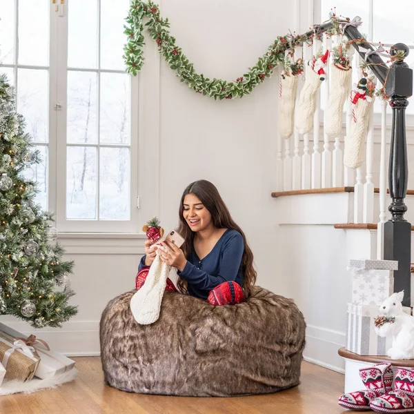 Marilyn Glam 3 Foot Faux Fur Bean Bag Chair by Christopher Knight Home - Black