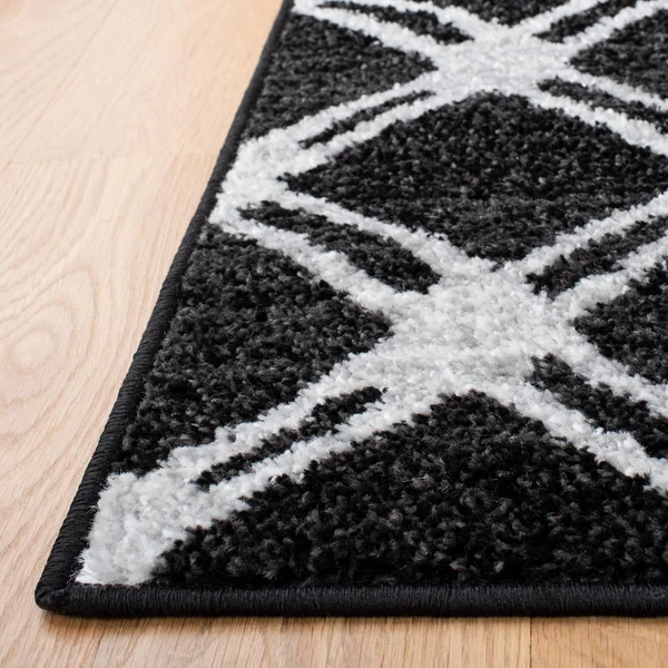 4& x 6& Rectangular Area Rug, Black, Safavieh