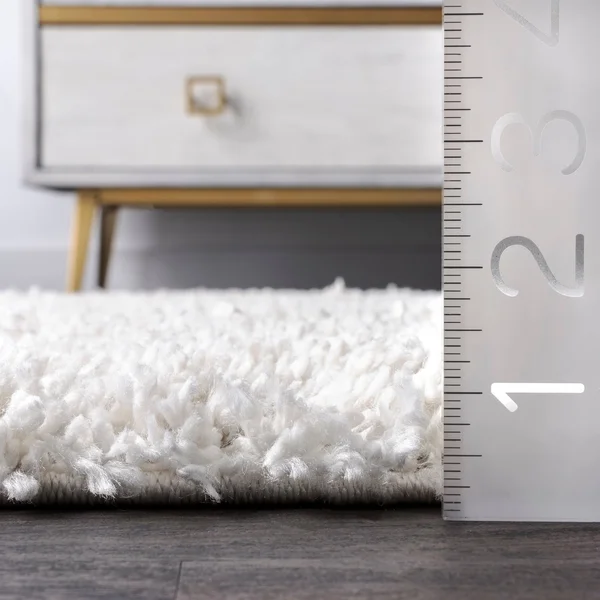 nuLOOM Dorisa White 6 ft. 7 in. x 9 ft. Indoor Area Rug