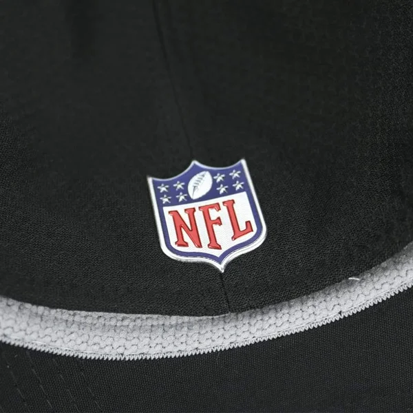 Men's Oakland Raiders New Era Black 2017 Sideline Official 39THIRTY Flex Hat
