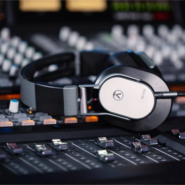 Austrian Audio Hi-X55 Over-Ear - Closed-Back Headphones