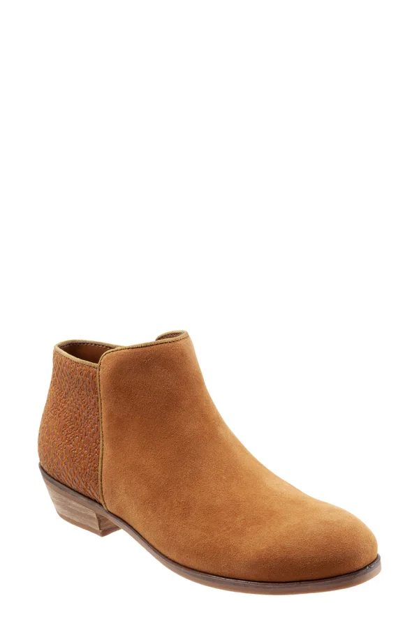SoftWalk Rocklin (Brandy) Women's Shoes