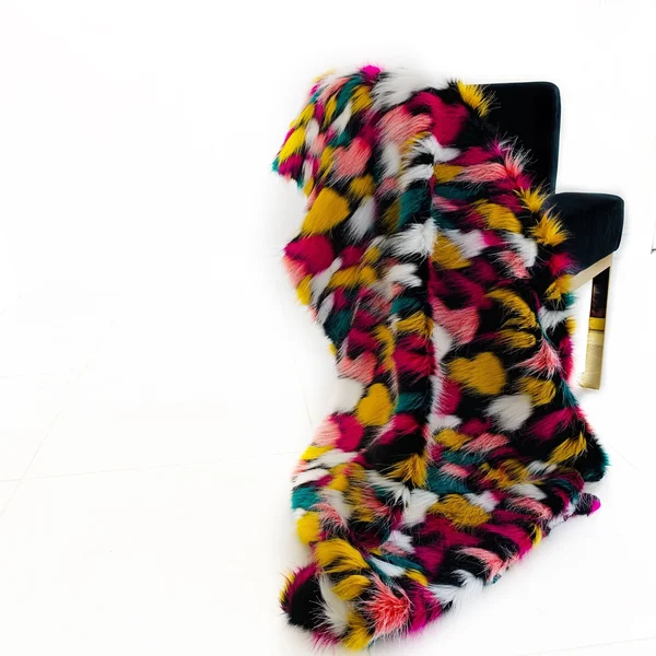 Plutus Purple - Yellow, Black Amazonian Bird Faux Fur Luxury Throw Blanket - Throw 60W x 72L